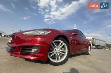 Лифтбек Tesla Model S 2014 в 