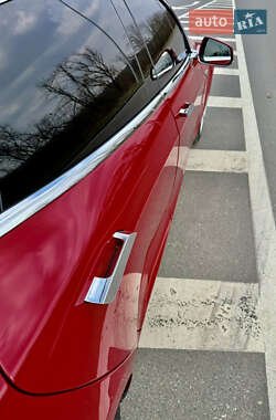 Лифтбек Tesla Model S 2013 в 