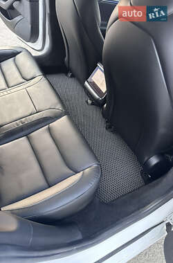 Лифтбек Tesla Model S 2021 в 
