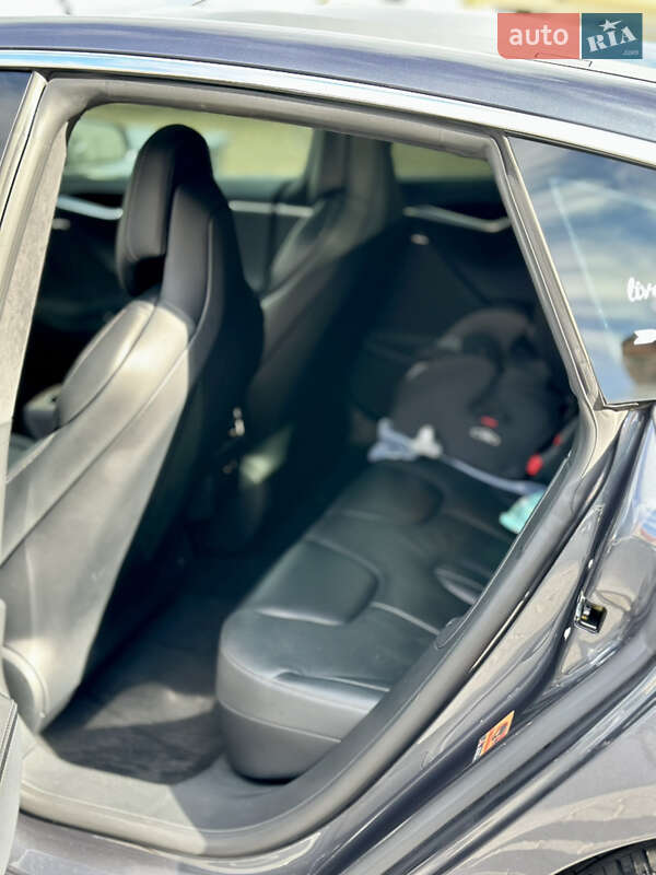 Ліфтбек Tesla Model S 2017 в Одесі