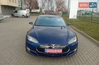 Лифтбек Tesla Model S 2015 в 