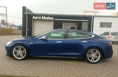 Лифтбек Tesla Model S 2015 в 