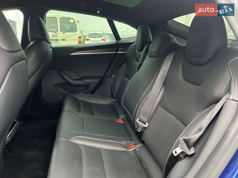 Лифтбек Tesla Model S 2021 в Львове