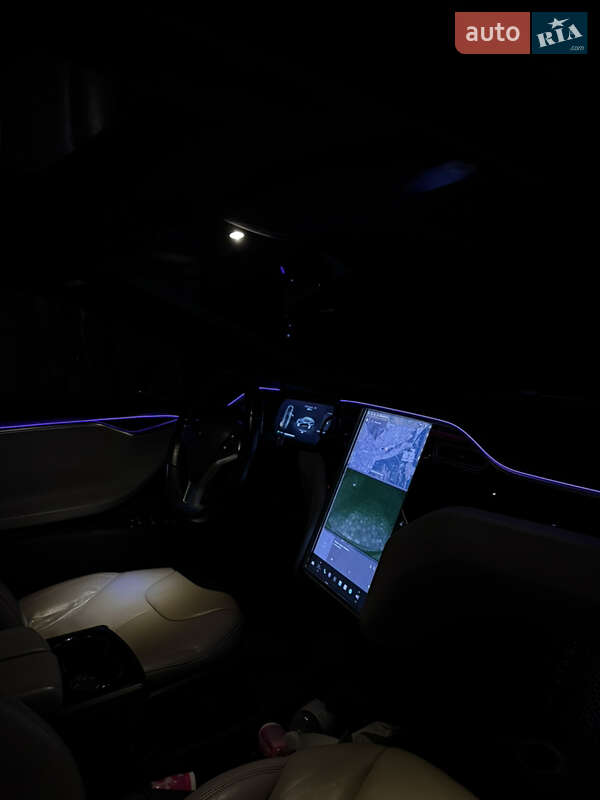 Ліфтбек Tesla Model S 2015 в Києві