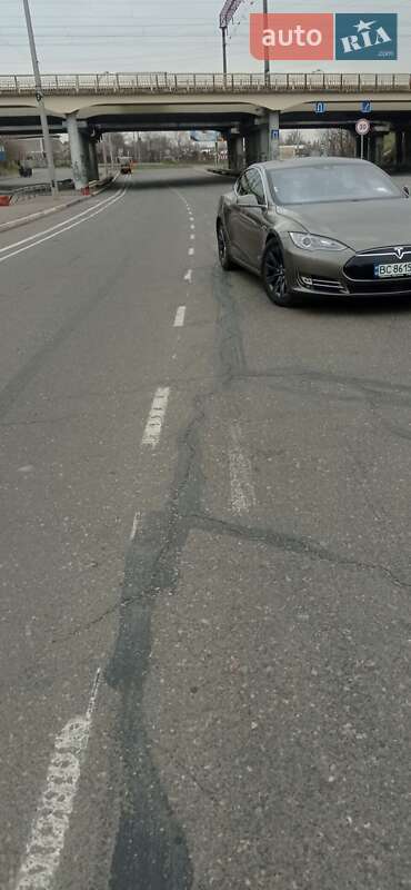 Ліфтбек Tesla Model S 2016 в Одесі