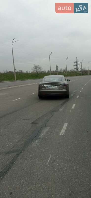 Лифтбек Tesla Model S 2016 в Одессе фото 5 Лифтбек Tesla Model S 2016 в Одессе