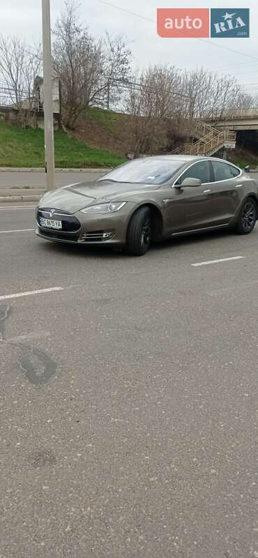 Ліфтбек Tesla Model S 2016 в Одесі