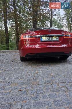 Лифтбек Tesla Model S 2017 в 