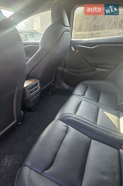 Лифтбек Tesla Model S 2020 в 