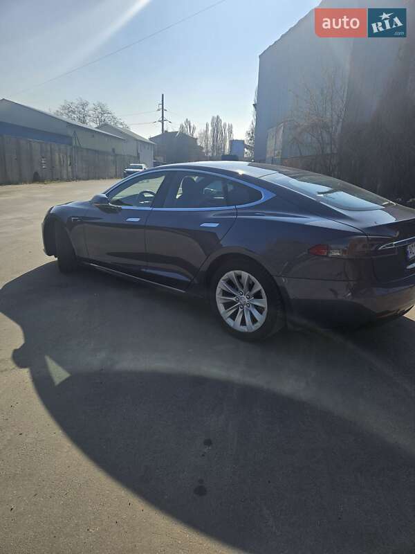 Ліфтбек Tesla Model S 2020 в Києві