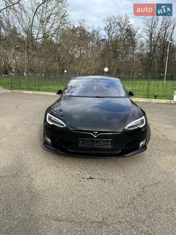 Лифтбек Tesla Model S 2017 в Одессе