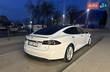 Лифтбек Tesla Model S 2015 в 