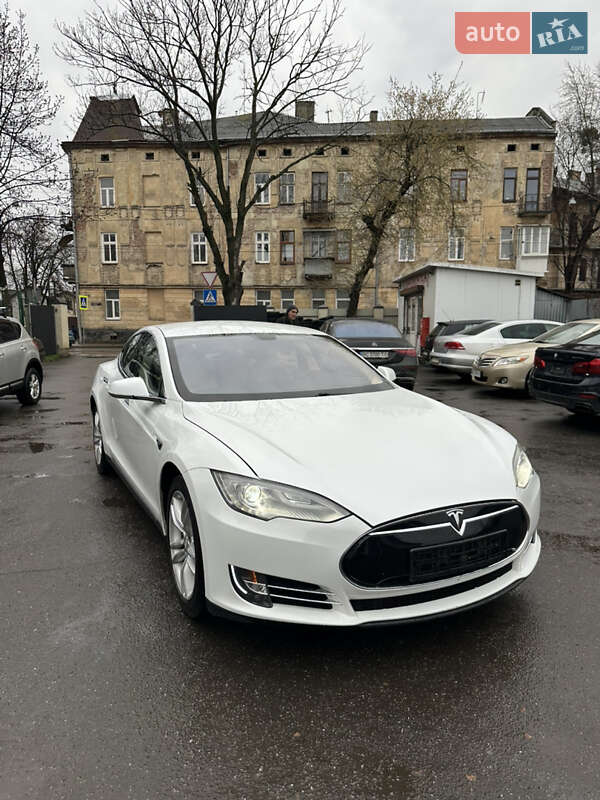 Ліфтбек Tesla Model S 2013 в 