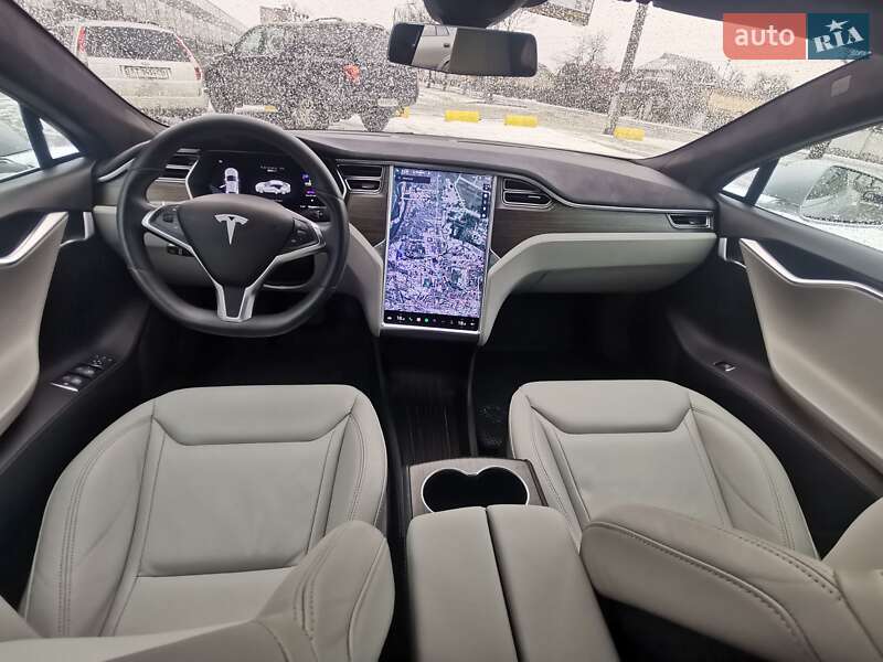 Ліфтбек Tesla Model S 2016 в Тернополі