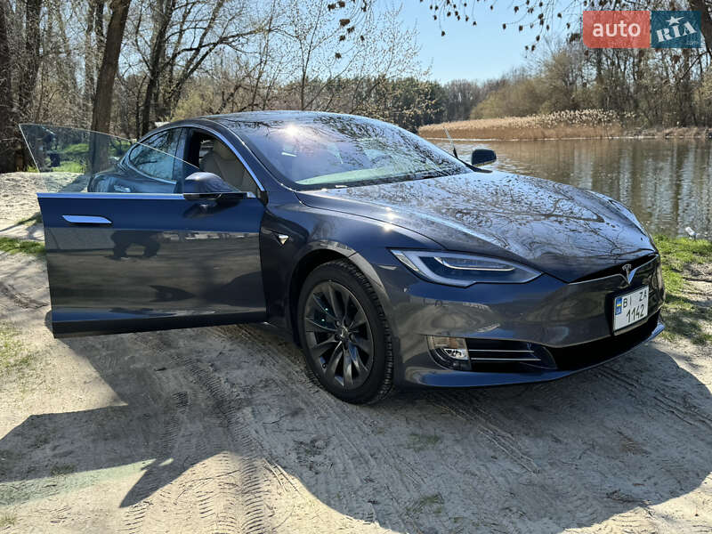 Ліфтбек Tesla Model S 2020 в Полтаві
