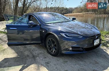 Ліфтбек Tesla Model S 2020 в 