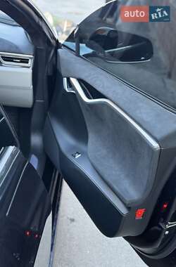 Лифтбек Tesla Model S 2015 в Виннице