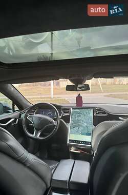 Лифтбек Tesla Model S 2016 в 