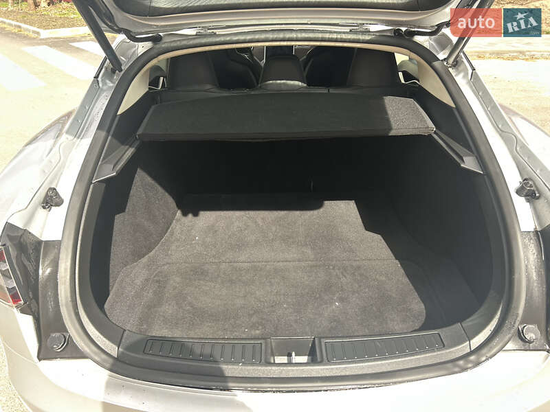 Ліфтбек Tesla Model S 2014 в Житомирі