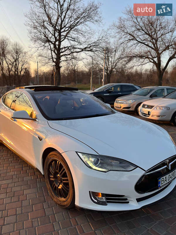 Лифтбек Tesla Model S 2012 в Кропивницком