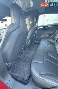 Лифтбек Tesla Model S 2015 в 
