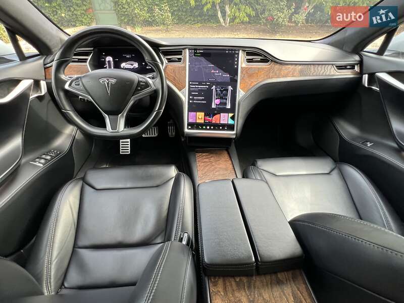 Лифтбек Tesla Model S 2017 в Одессе