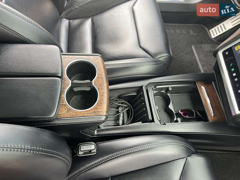 Лифтбек Tesla Model S 2017 в Одессе
