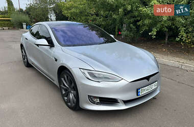 Ліфтбек Tesla Model S 2017 в 