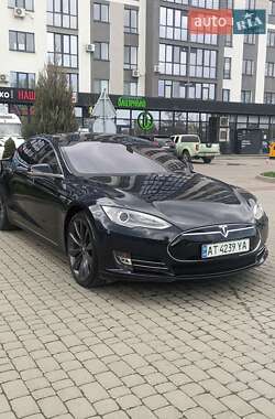 Лифтбек Tesla Model S 2013 в 