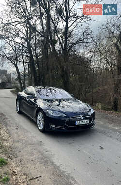 Ліфтбек Tesla Model S 2015 в 