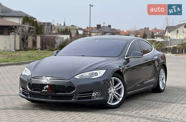 Лифтбек Tesla Model S 2014 в 