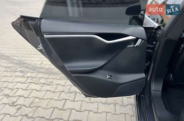 Лифтбек Tesla Model S 2014 в 