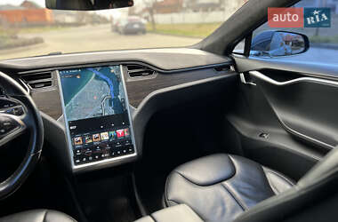 Лифтбек Tesla Model S 2014 в 