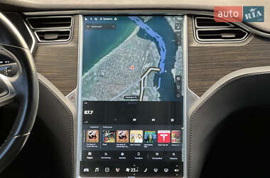 Лифтбек Tesla Model S 2014 в 