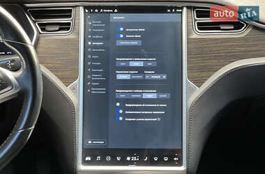 Лифтбек Tesla Model S 2014 в 