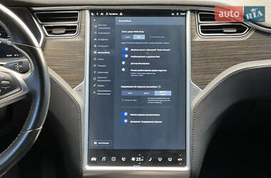 Лифтбек Tesla Model S 2014 в 