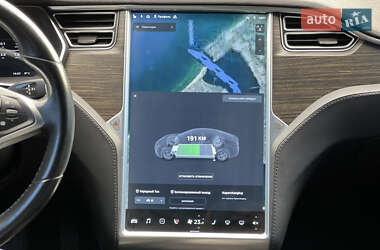 Лифтбек Tesla Model S 2014 в 