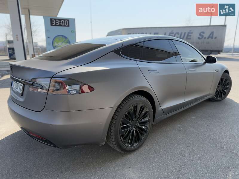 Лифтбек Tesla Model S 2016 в Днепре