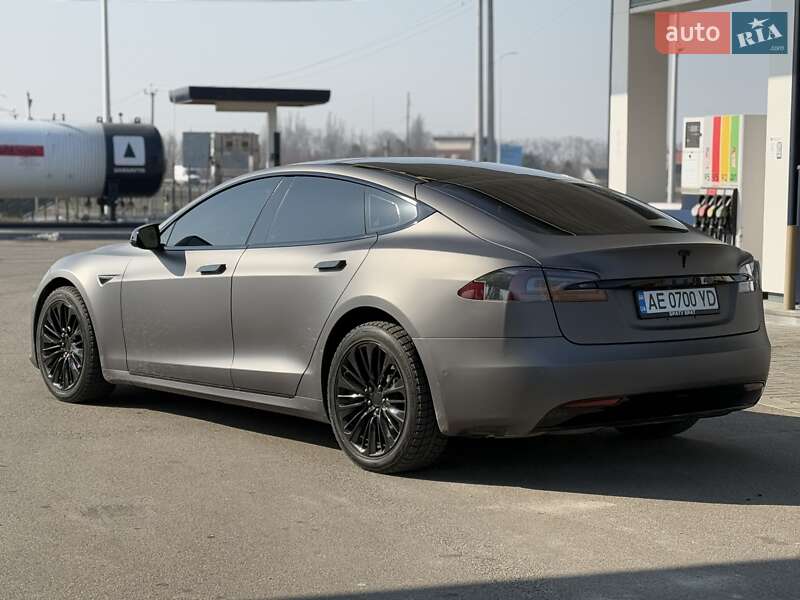 Лифтбек Tesla Model S 2016 в Днепре