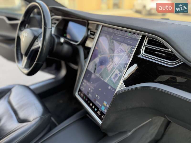 Лифтбек Tesla Model S 2016 в Днепре