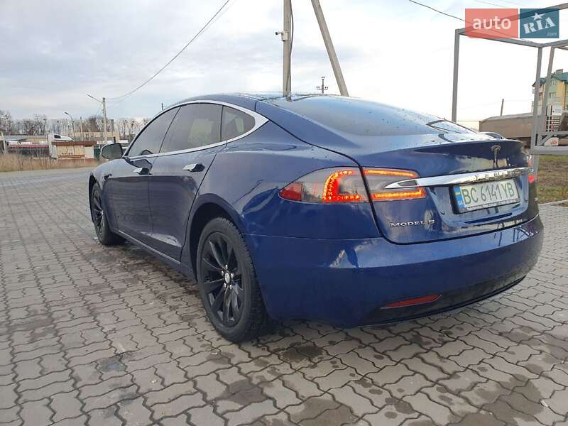 Лифтбек Tesla Model S 2018 в Львове