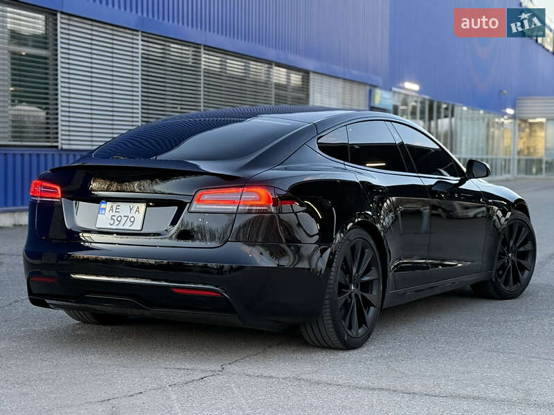 Лифтбек Tesla Model S 2022 в 