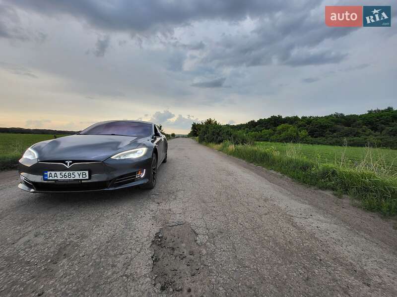 Ліфтбек Tesla Model S 2017 в Києві фото 5 Ліфтбек Tesla Model S 2017 в Києві