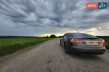 Лифтбек Tesla Model S 2017 в Киеве