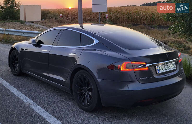 Ліфтбек Tesla Model S 2017 в Києві фото 3 Ліфтбек Tesla Model S 2017 в Києві