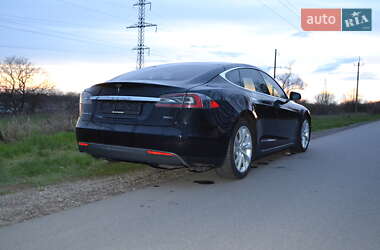 Лифтбек Tesla Model S 2015 в 
