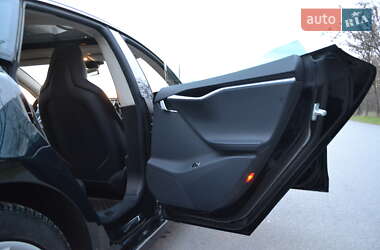 Лифтбек Tesla Model S 2015 в 