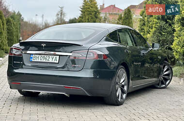 Лифтбек Tesla Model S 2014 в 