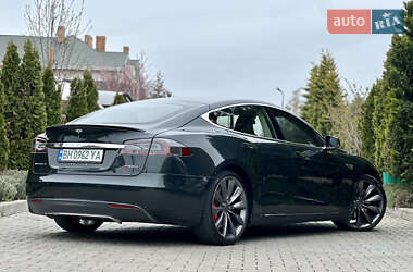 Лифтбек Tesla Model S 2014 в 