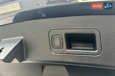 Лифтбек Tesla Model S 2014 в 